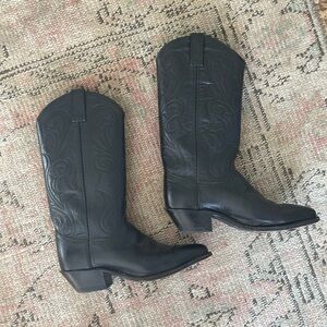 Dan Post Black leather cowgirl boots. Size 8
